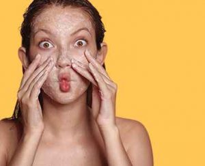 اسکراب زردآلو سنت‌ایوز (ST.Ives)