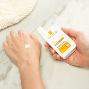 کرم ضد‌آفتاب لاروش پوزای مدل Anthelios