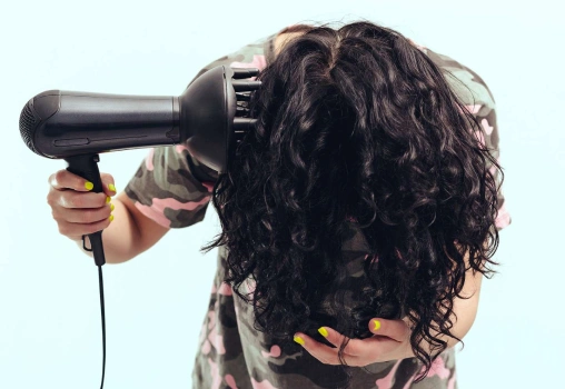 طرز استفاده از دیسپانسر سشوار