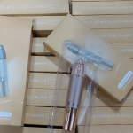 قلم ماساژور دور‌چشم و لب ویبره‌دار