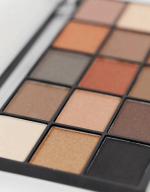 پالت سایه رولوشن ریلودد آیکونیک  REVOLUTION ICONIC mattes - Image 4