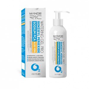 ژل آبرسان پوست های چرب مانسریک